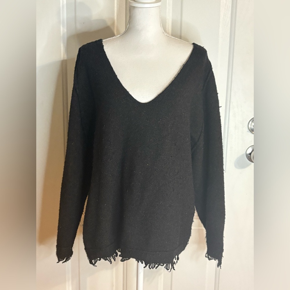 Free People size L Charcoal Knit Sweater with deep V-Neck. Wool blend. Warm!